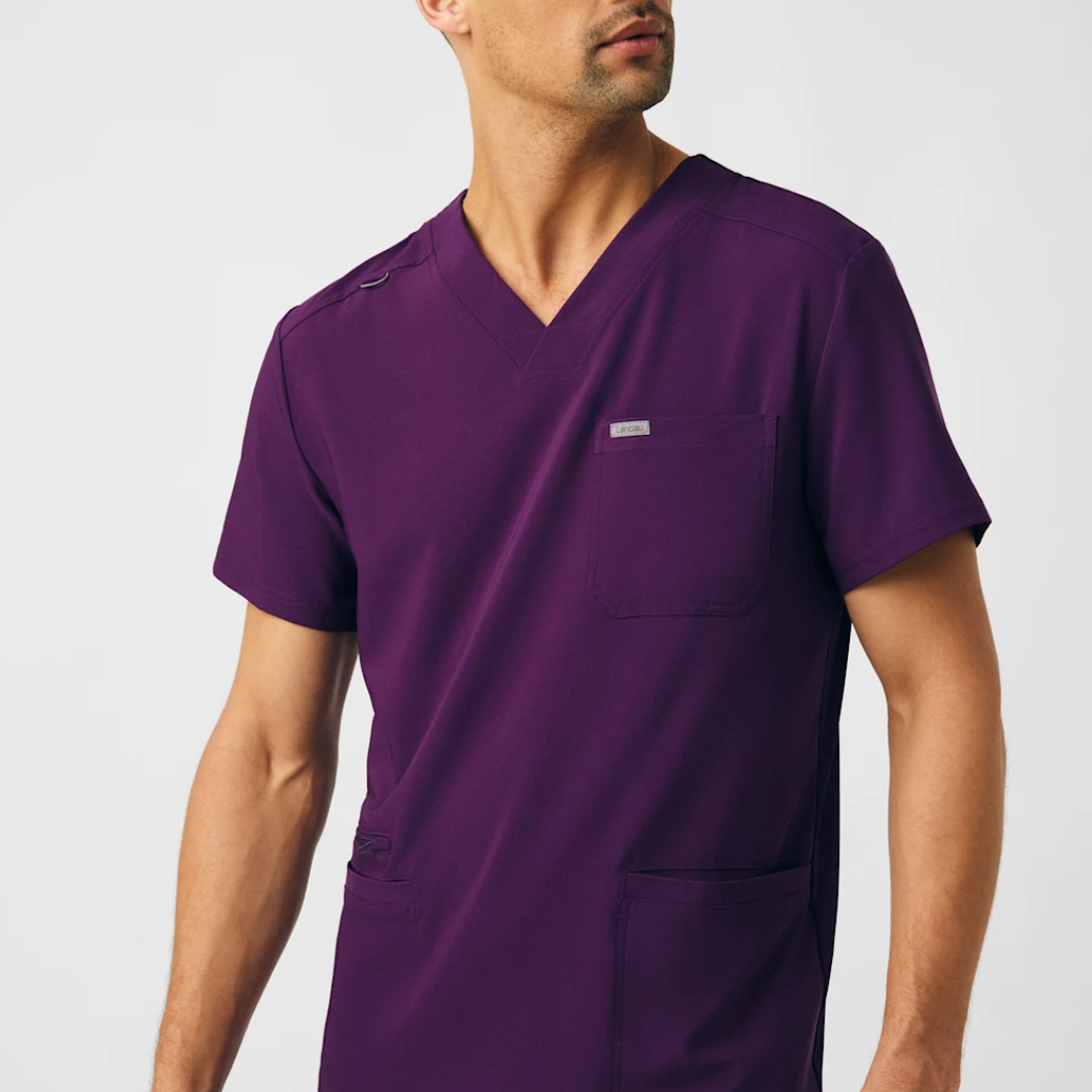 POLERA CLÍNICA HOMBRE FORWARD LT110 MORADO EGGPLANT