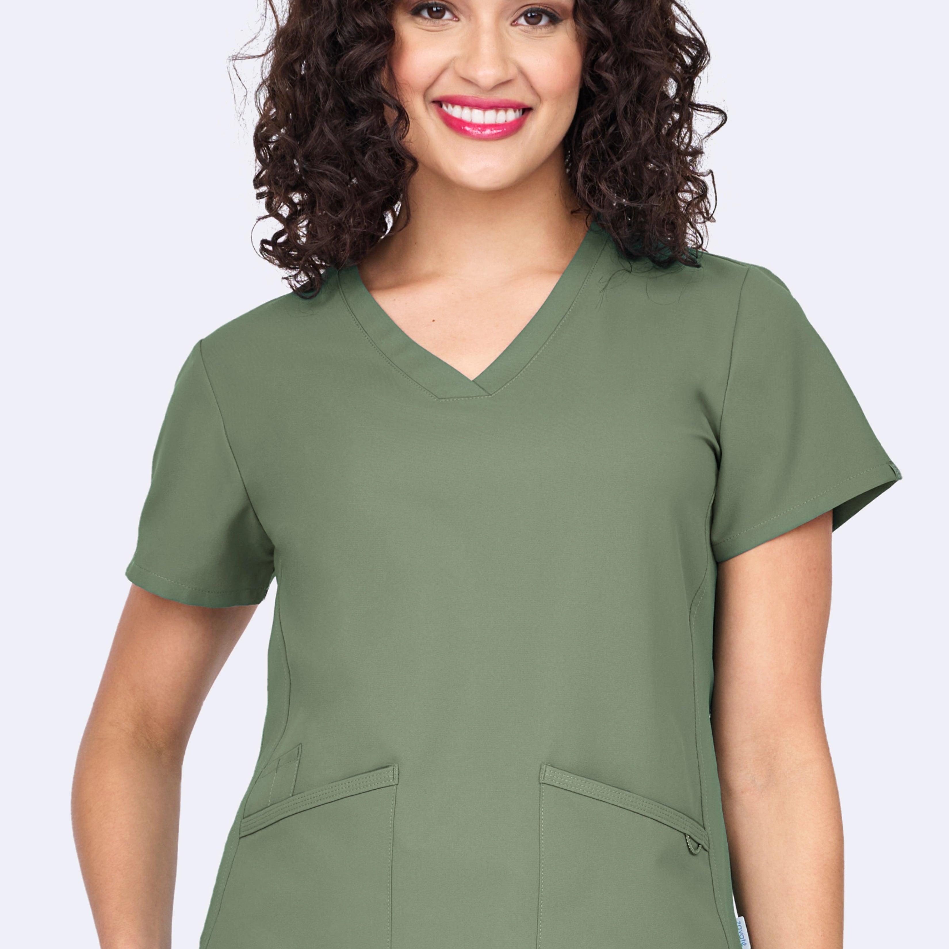 POLERA CLÍNICA MUJER STUDIO 1165 OLIVO